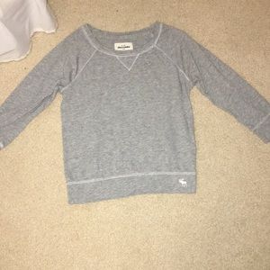 Selling a grey 3/4 sleeve Abercrombie kids tee
